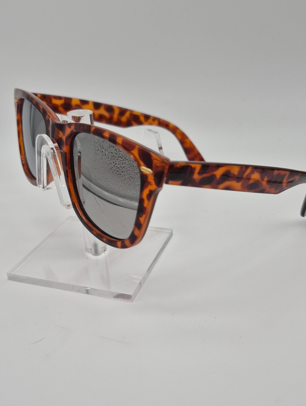Myiaur Tortoiseshell Wayfarer Sunglasses